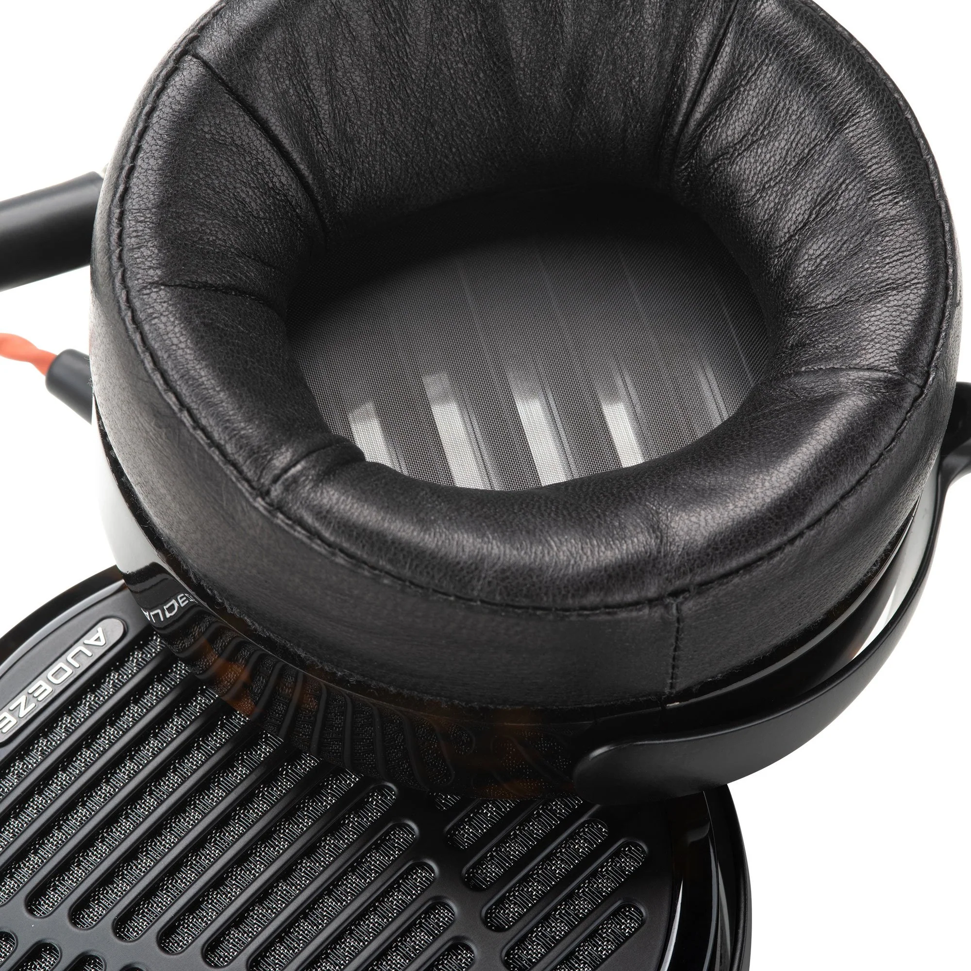 Audeze LCD-5 Flagship Planar Headphones - Image 6
