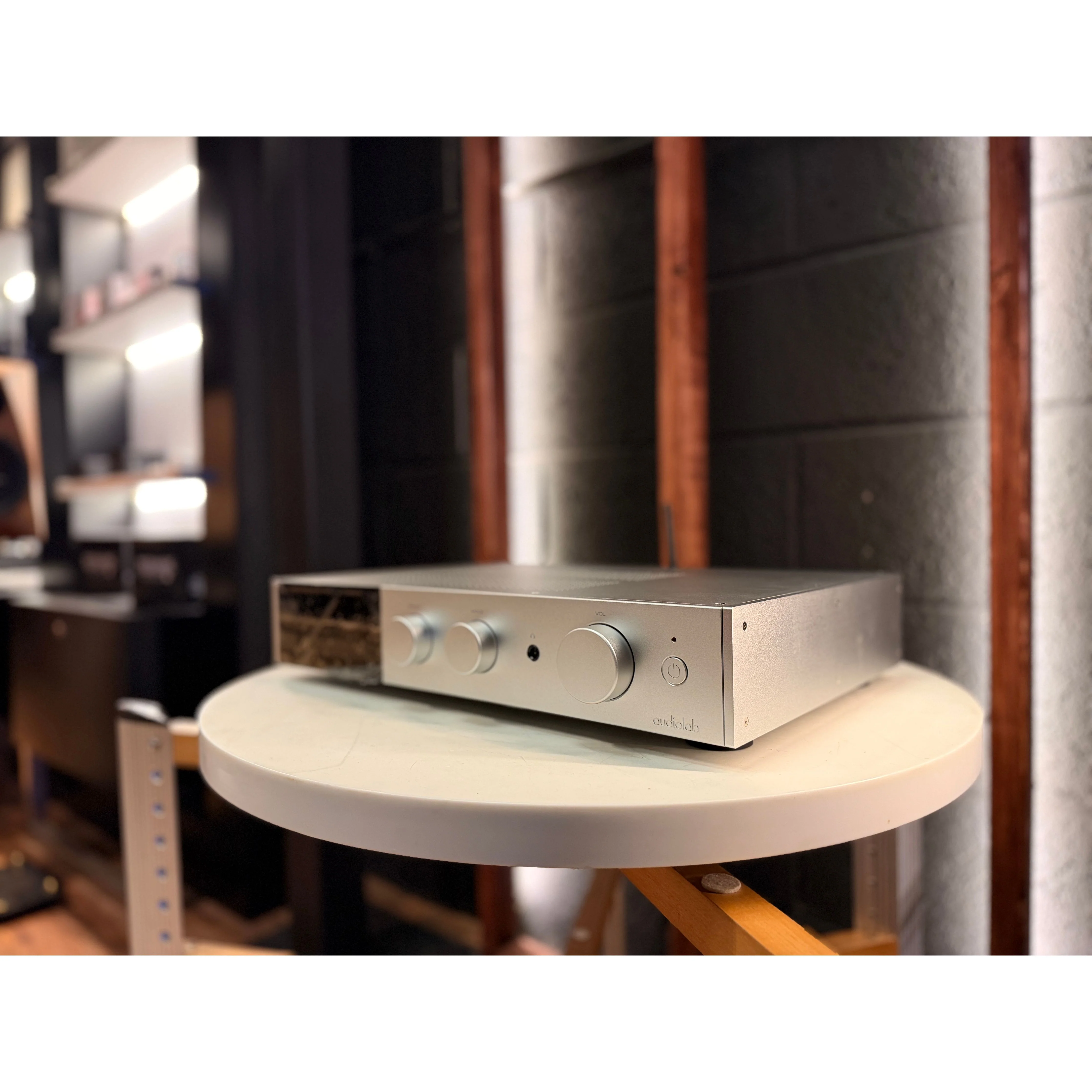 Audiolab 9000A Integrated Amplifier (OPEN BOX) - Silver - Image 2