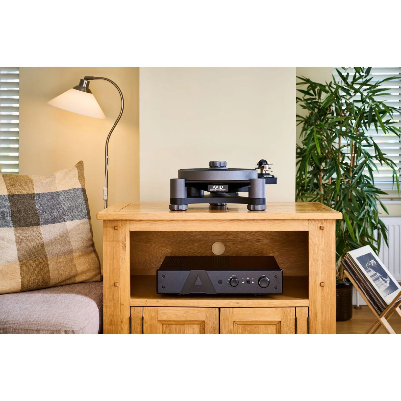 Avid Relveo Turntable - Image 8