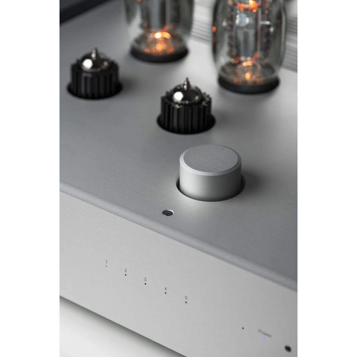 EAT E-Glo I Valve Integrated Amplifier - Image 5
