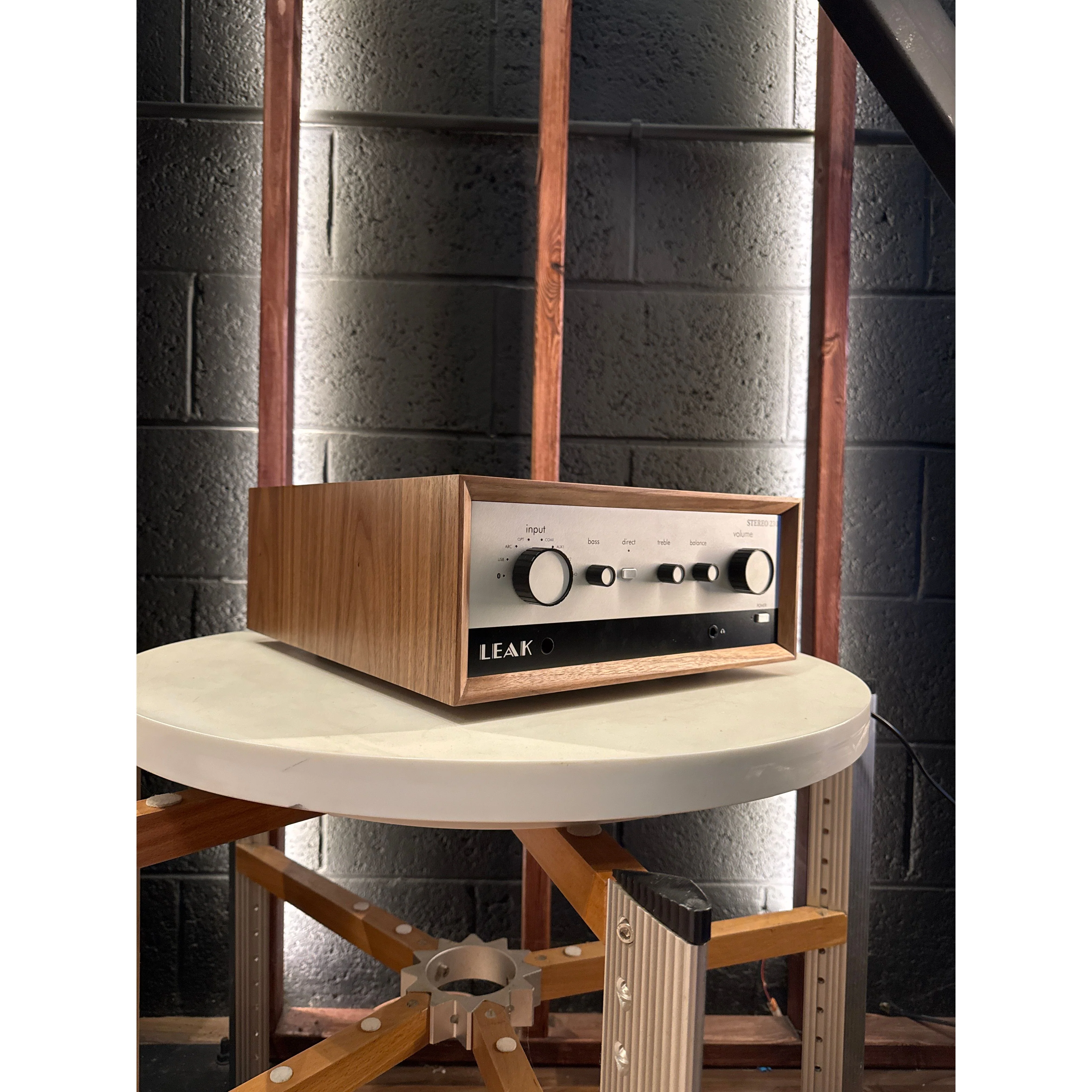 Leak Stereo 230 Stereo Integrated Amplifier (OPEN BOX) - Image 2
