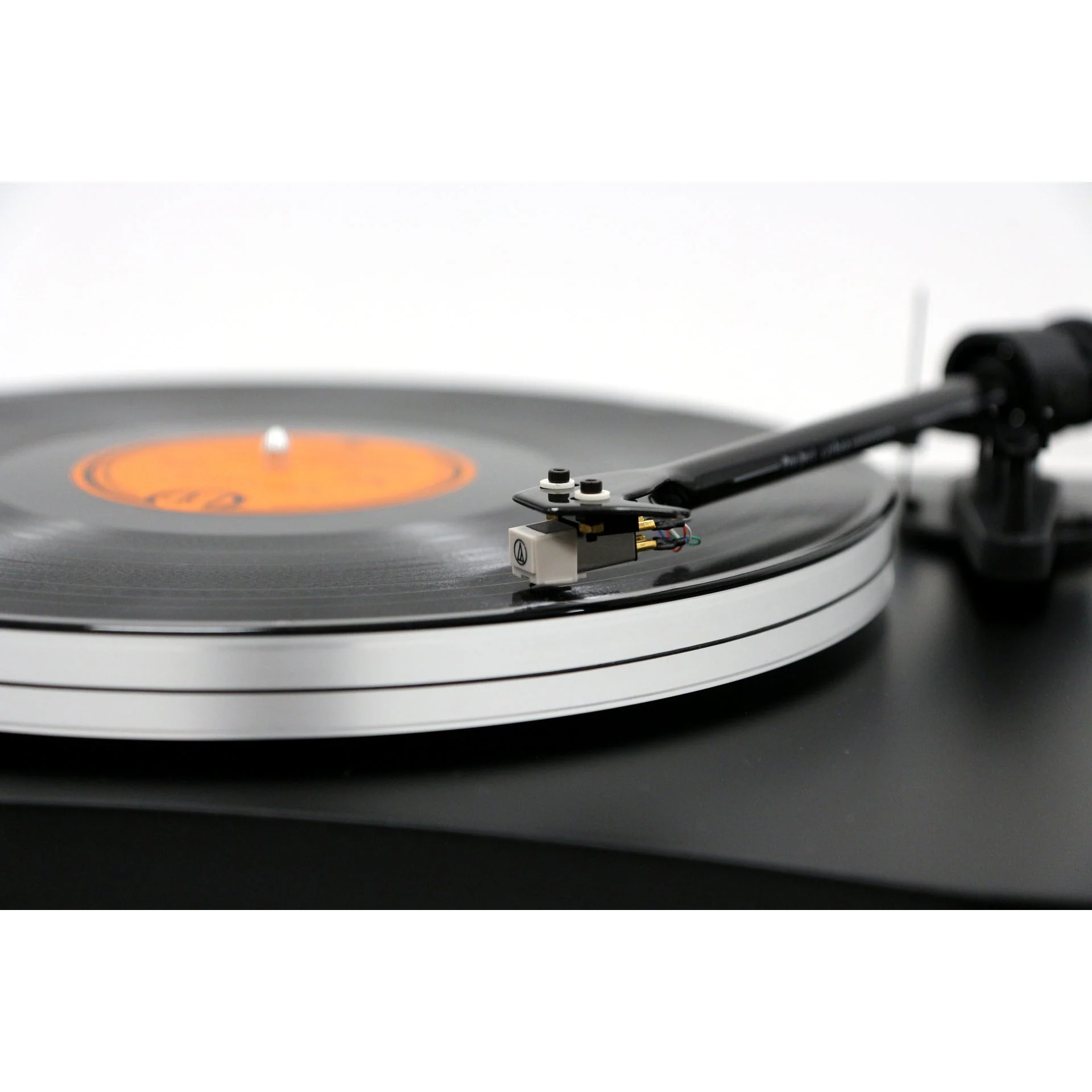 New Horizon 203 Turntable - Image 7