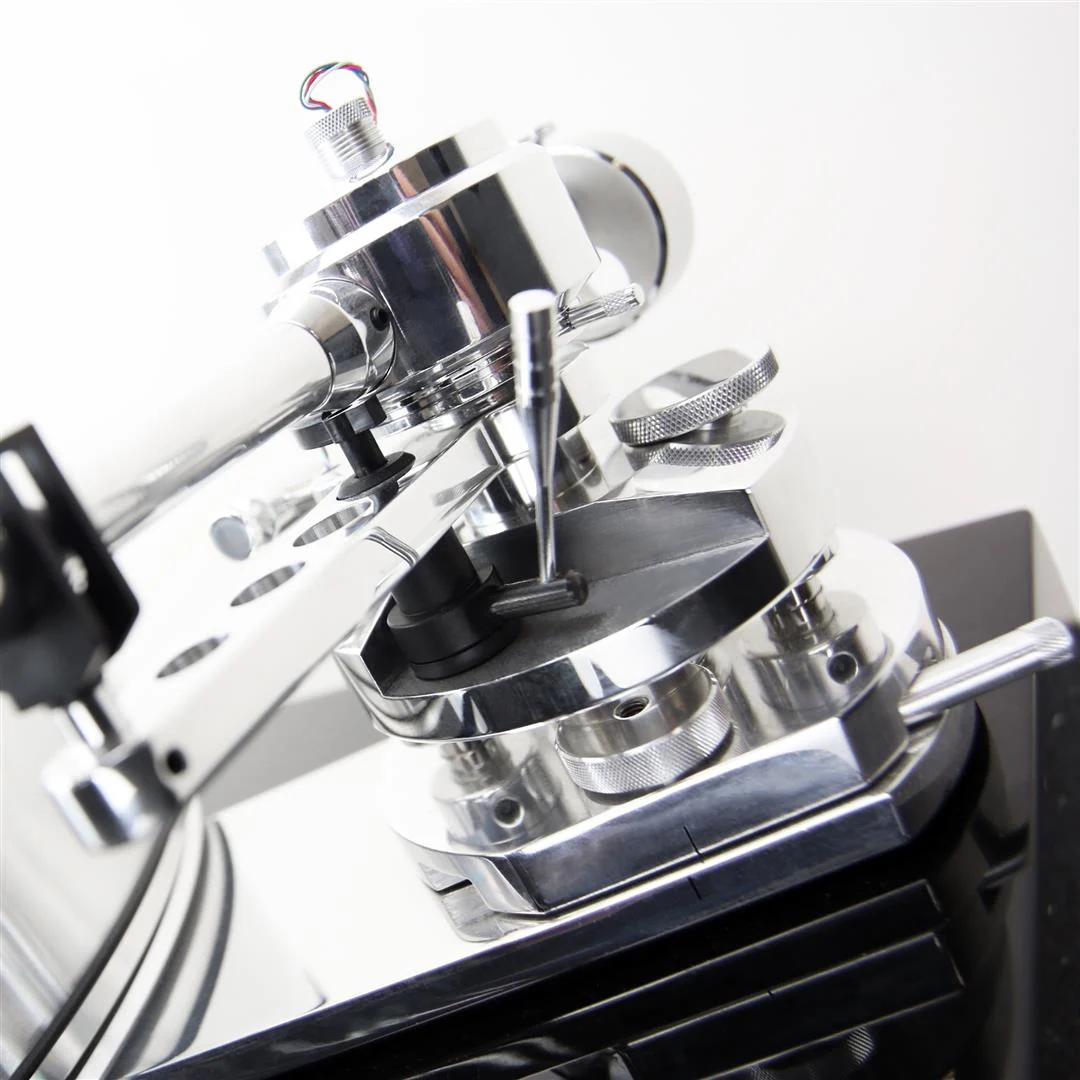 Pro-Ject Signature 10 Turntable Superpack - Image 6